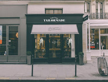Load image into Gallery viewer, Free Outdoor Signs and Facades Mockup PSD
